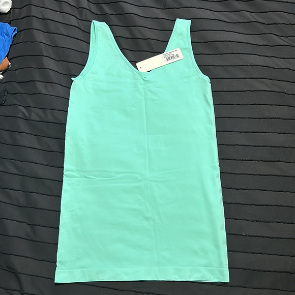 Plus Size Tank Top Duo (One Size) - Picture 2 of 7
